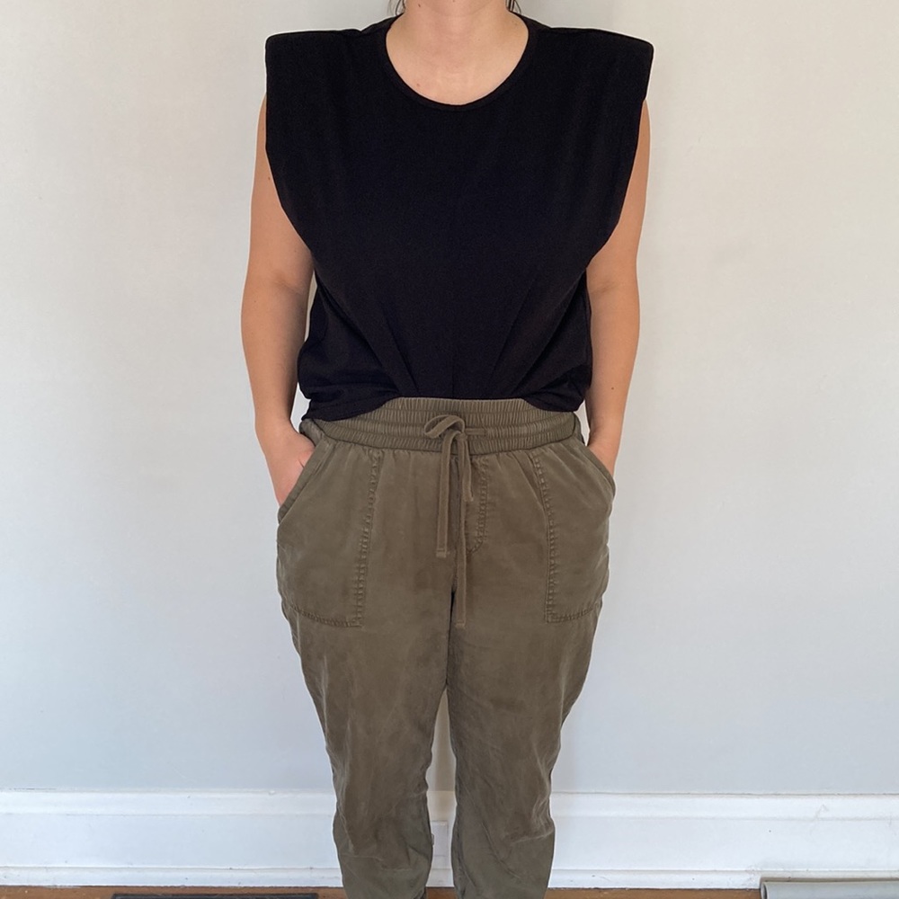 NWOT La’ Ros tank top with shoulder pads L